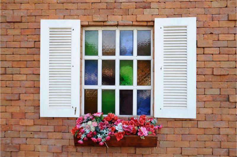 Ultimate Guide to Painting Vinyl, Wood, or Plastic Shutters Pizzazz